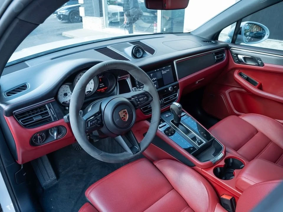 2024 Porsche Macan - Image 12 of 20