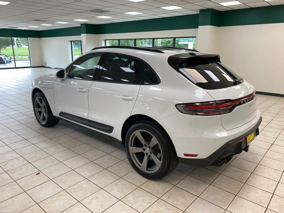 2024 Porsche Macan - Image 5 of 20
