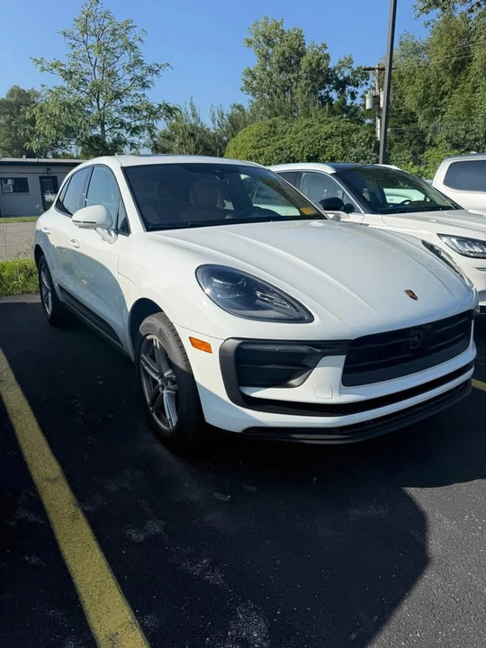 2024 Porsche Macan - Image 2 of 4