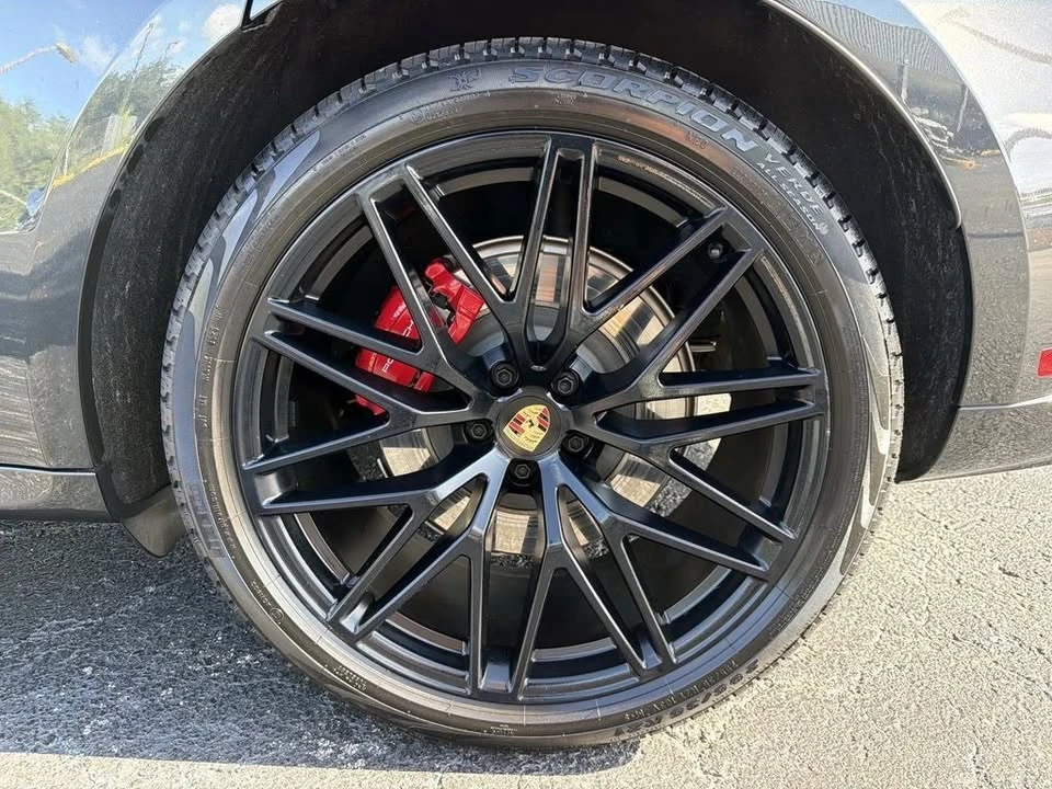 2024 Porsche Macan GTS - Image 11 of 20