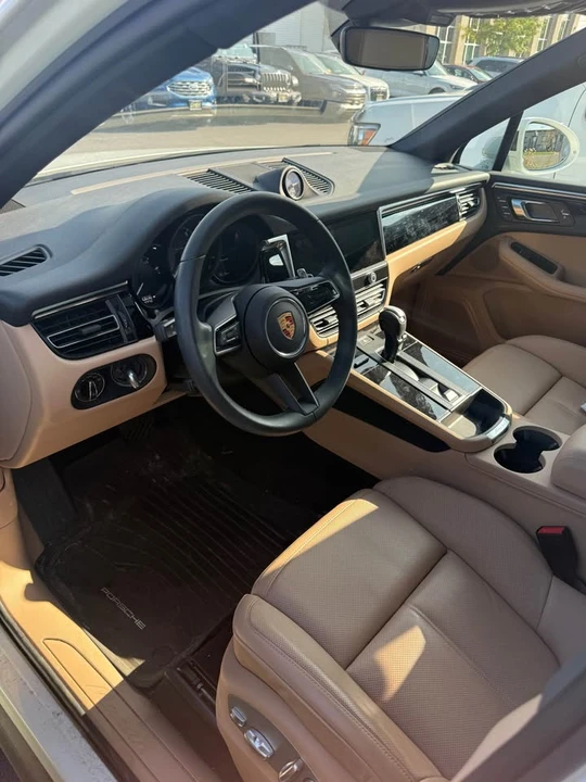 2024 Porsche Macan - Image 3 of 4
