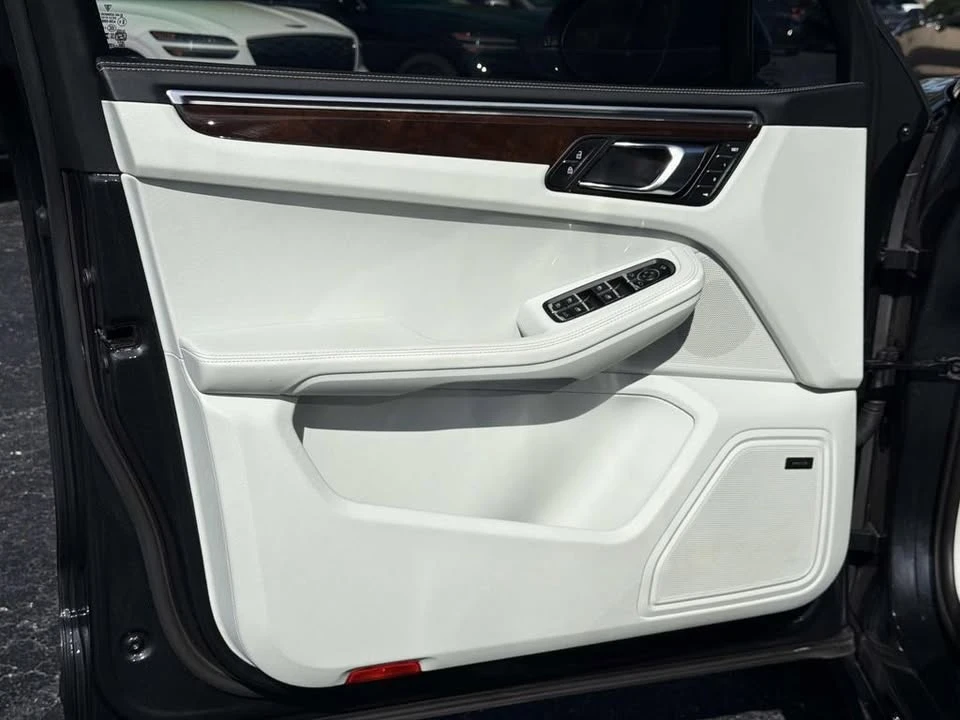 2024 Porsche Macan GTS - Image 16 of 20