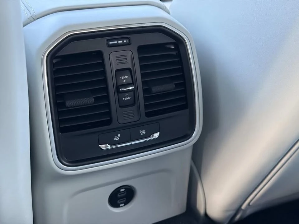 2024 Porsche Macan GTS - Image 15 of 20