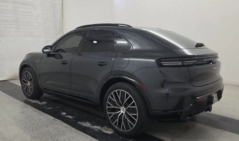 2024 Porsche Macan - Image 3 of 8