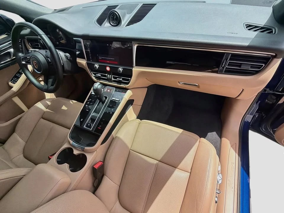 2024 Porsche Macan - Image 14 of 20