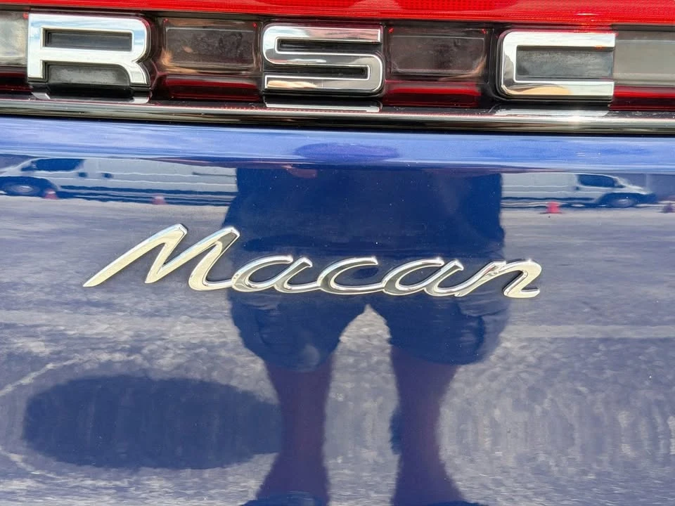 2024 Porsche Macan - Image 11 of 20