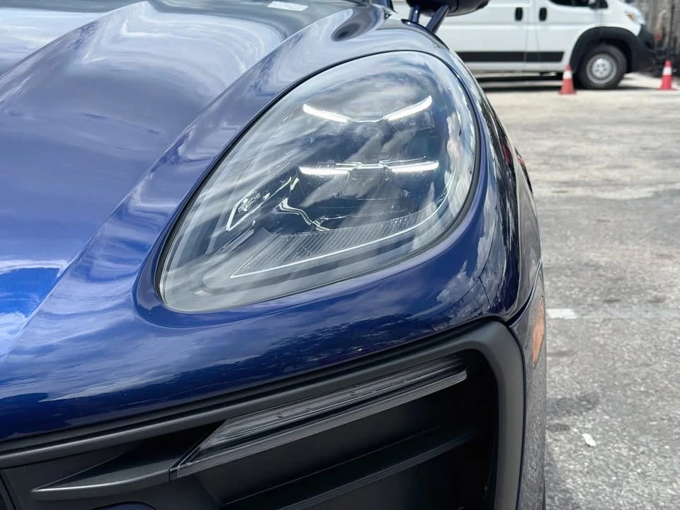 2024 Porsche Macan - Image 9 of 20