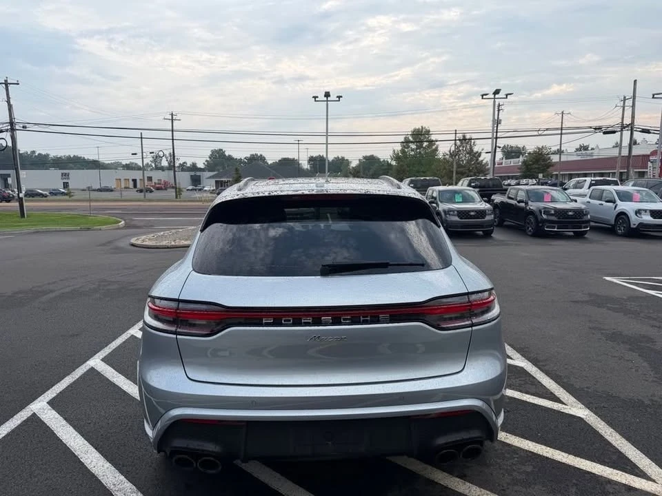 2024 Porsche Macan - Image 5 of 9