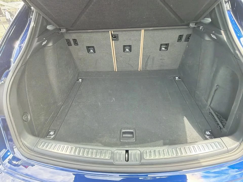 2024 Porsche Macan - Image 12 of 20
