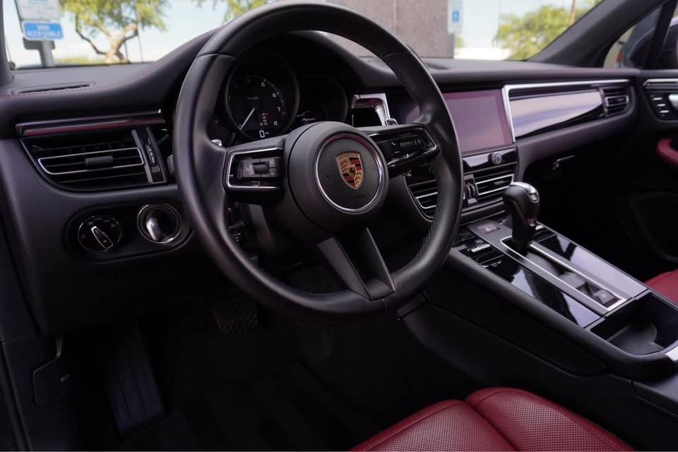 2024 Porsche Macan - Image 6 of 9