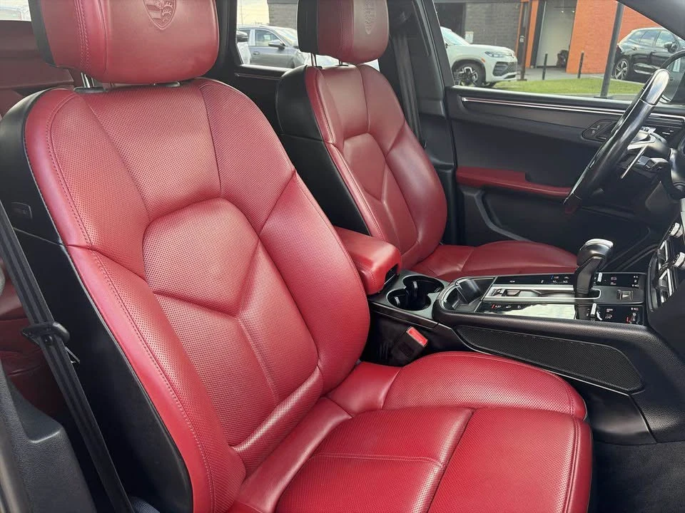 2024 Porsche Macan - Image 15 of 15