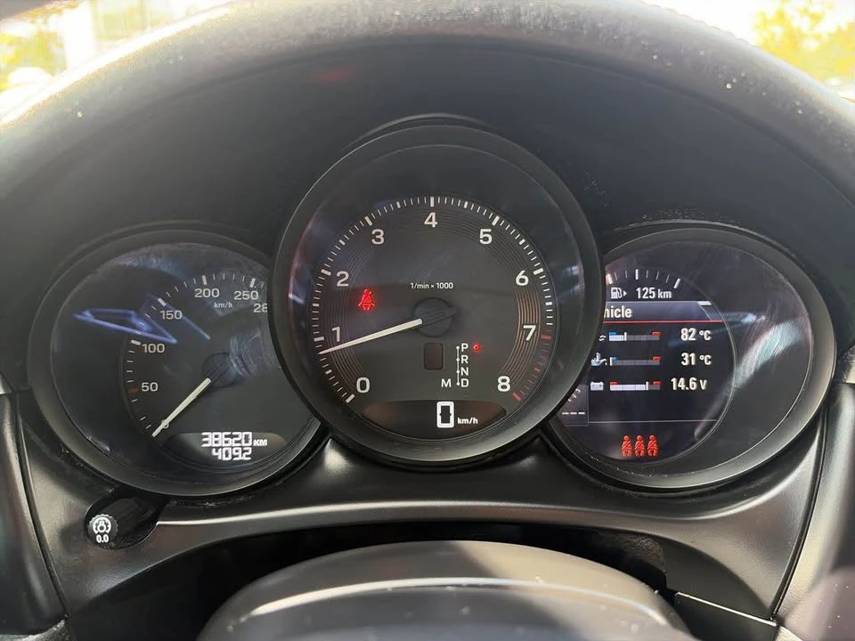 2024 Porsche Macan - Image 7 of 15