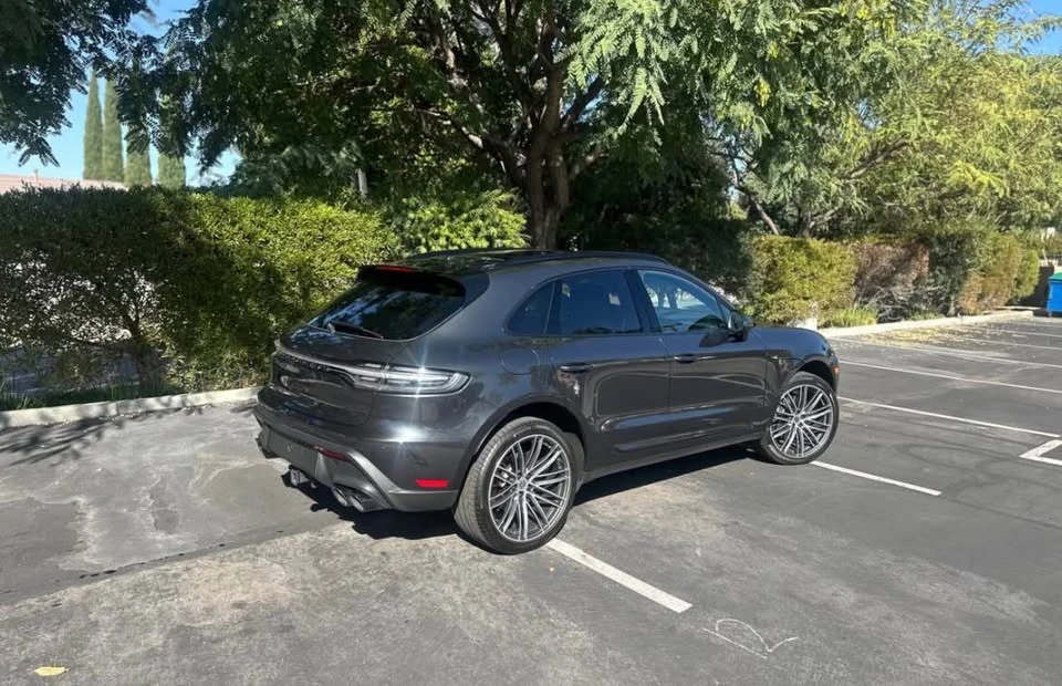 2024 Porsche Macan - Image 12 of 19