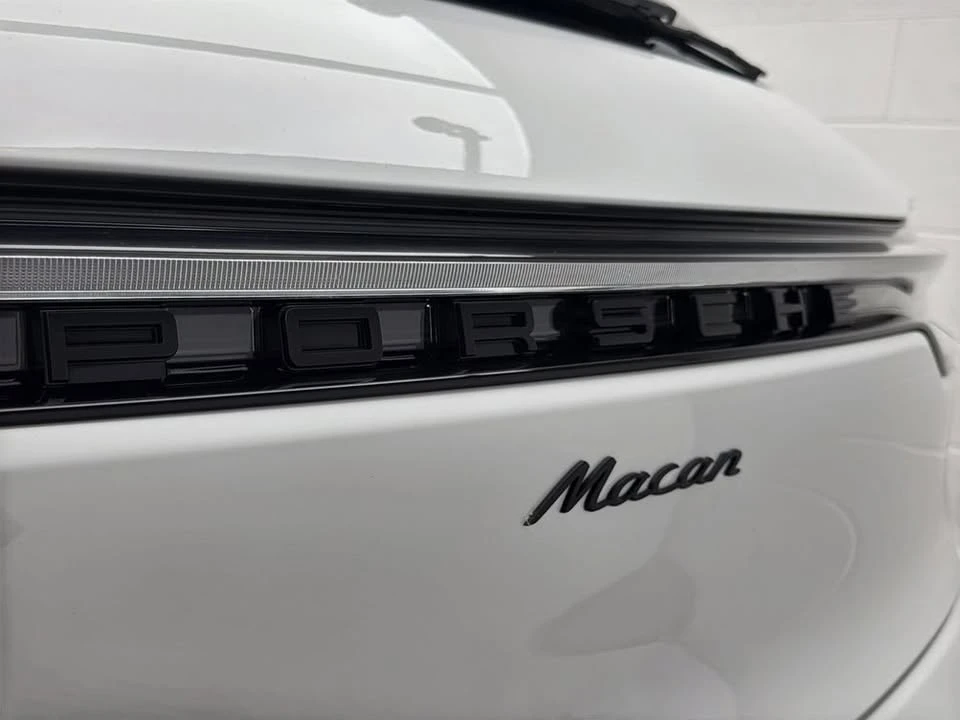 2024 Porsche Macan - Image 7 of 10