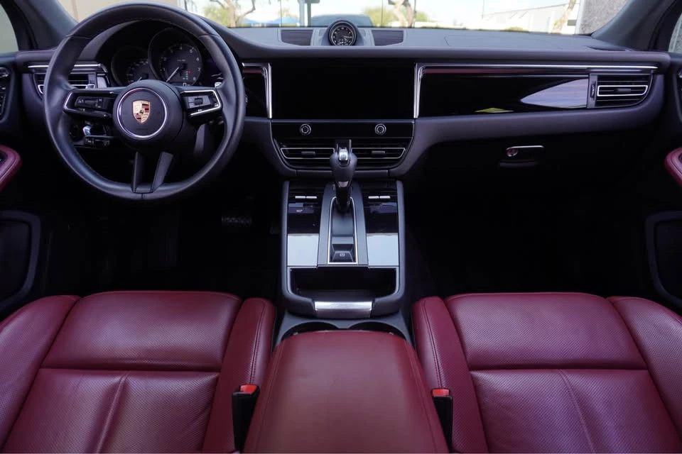 2024 Porsche Macan - Image 7 of 9