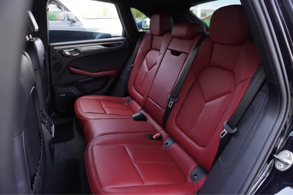 2024 Porsche Macan - Image 9 of 9