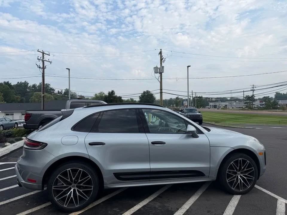 2024 Porsche Macan - Image 4 of 9