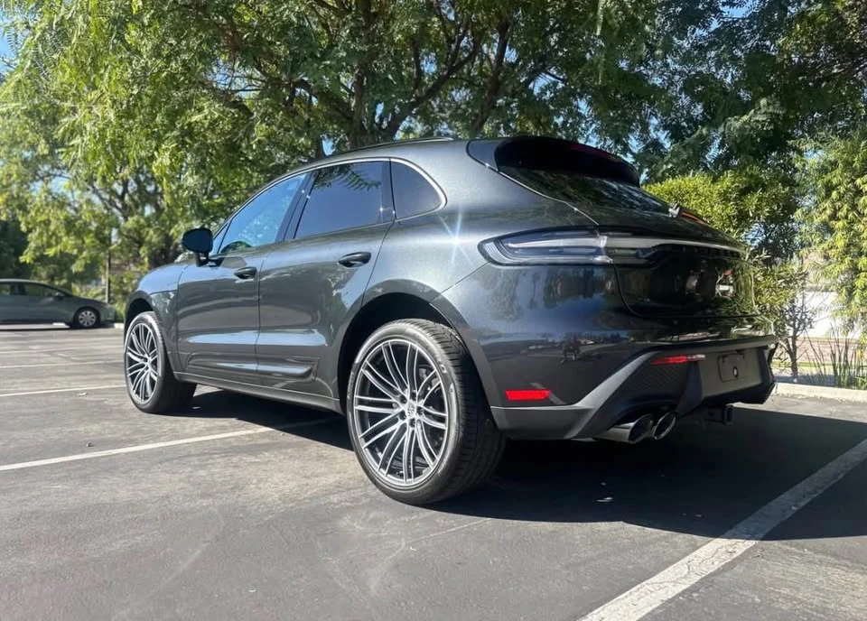 2024 Porsche Macan - Image 10 of 19