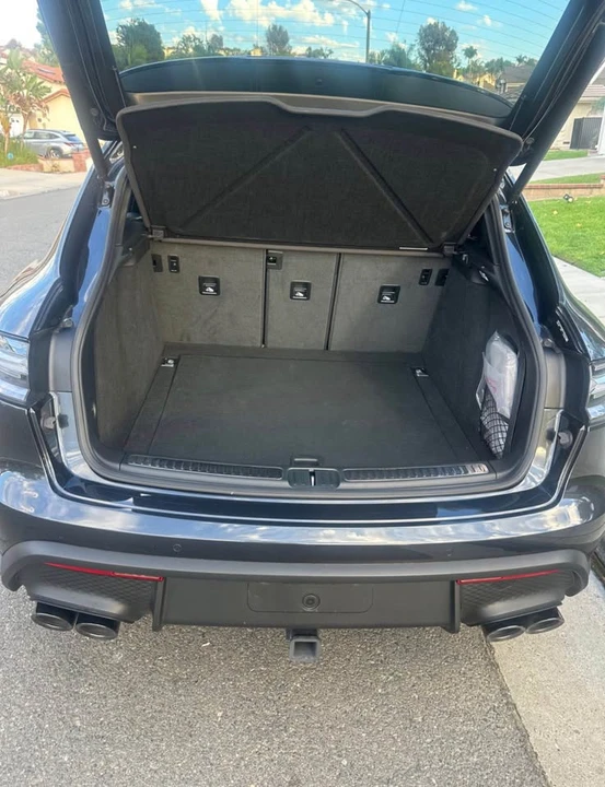 2024 Porsche Macan - Image 19 of 19