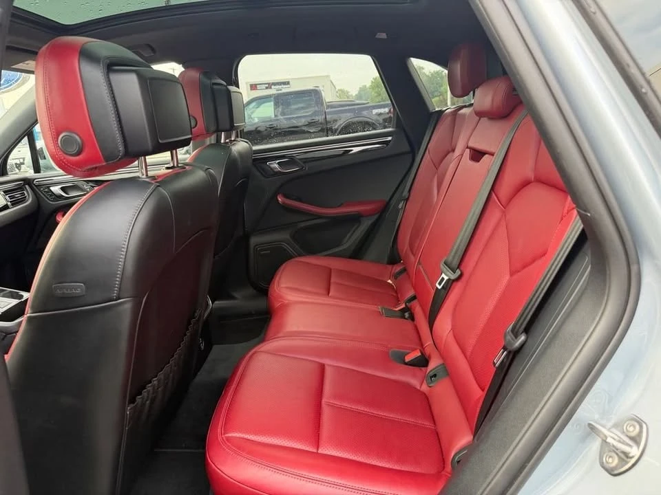 2024 Porsche Macan - Image 9 of 9