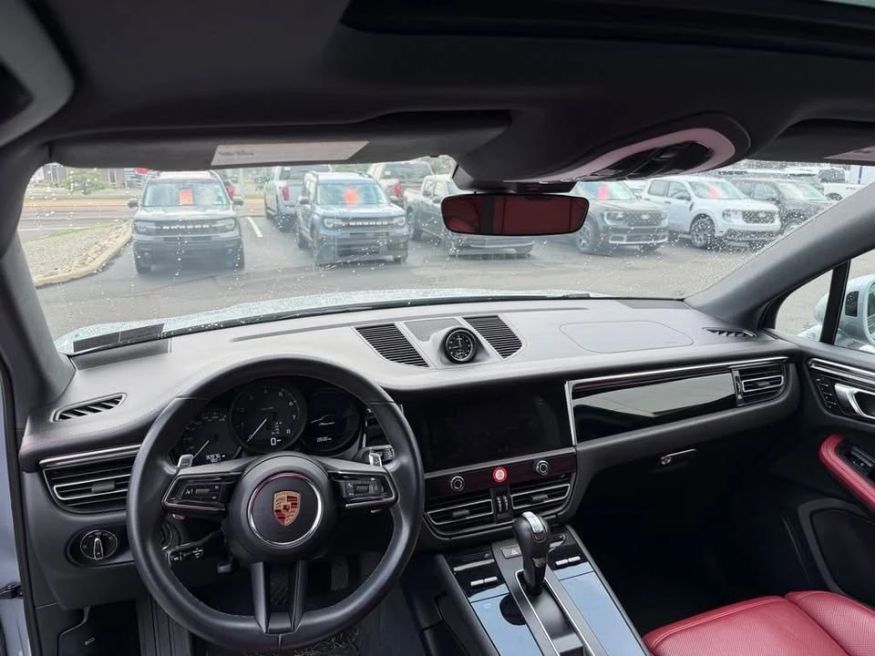 2024 Porsche Macan - Image 7 of 9