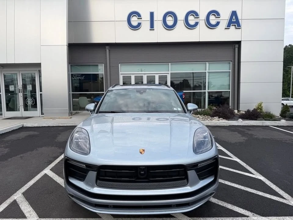 2024 Porsche Macan - Image 2 of 9