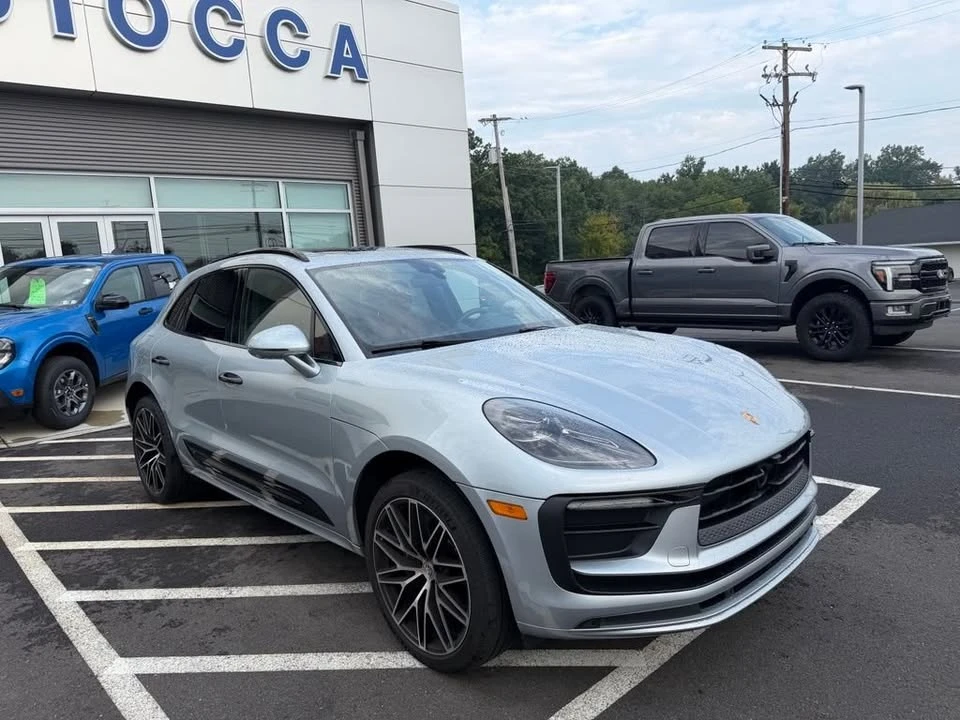 2024 Porsche Macan - Image 3 of 9