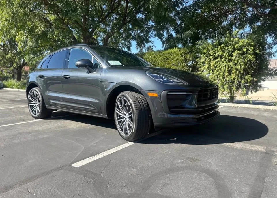 2024 Porsche Macan - Image 14 of 19