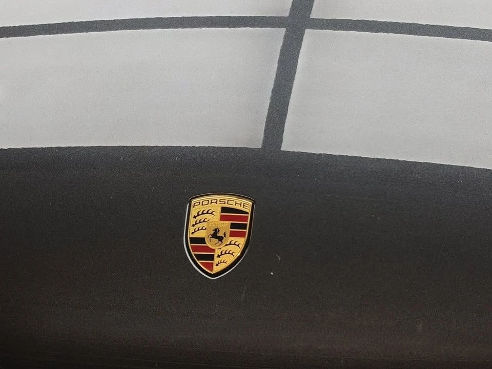 2024 Porsche Macan - Image 10 of 10