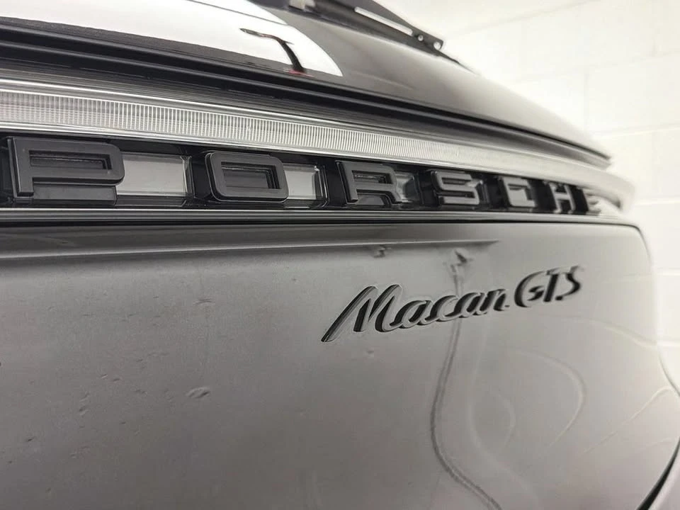 2024 Porsche Macan - Image 7 of 10