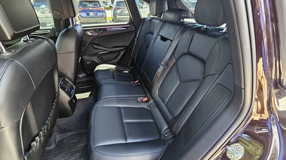 2024 Porsche Macan - Image 11 of 13