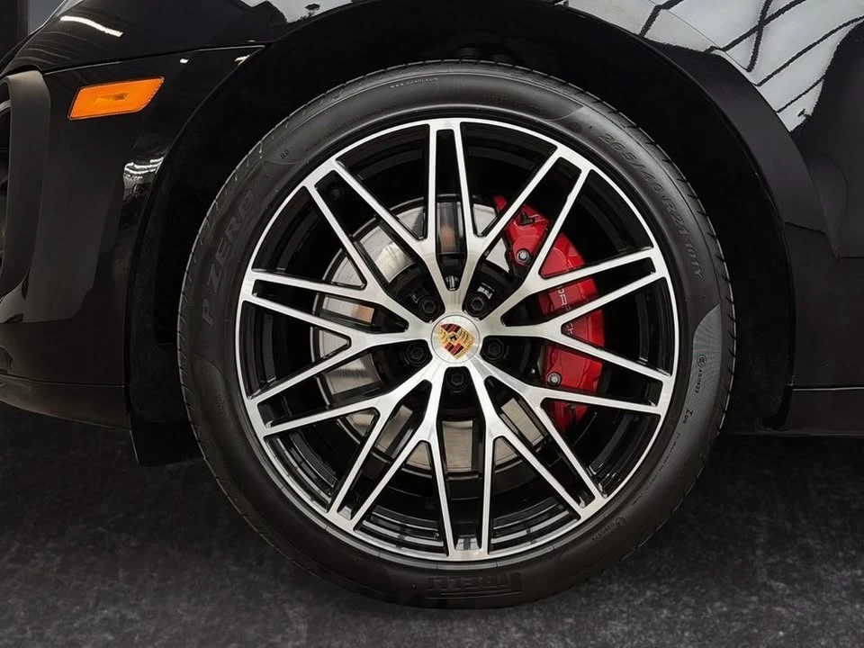 2024 Porsche Macan - Image 10 of 10