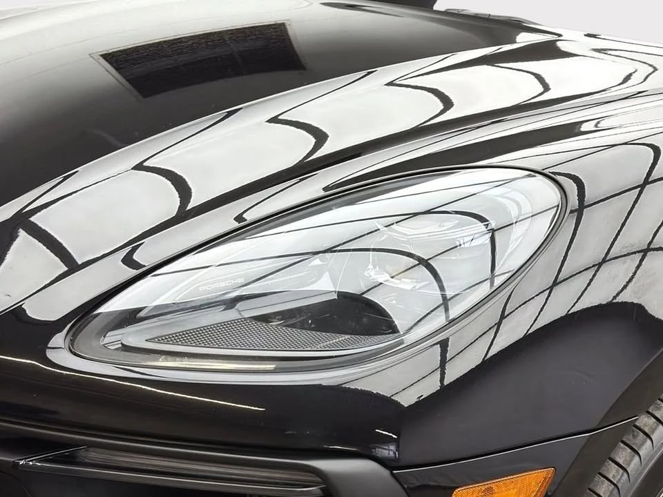 2024 Porsche Macan - Image 8 of 10