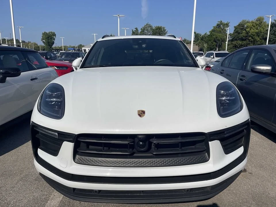 2024 Porsche Macan - Image 2 of 7
