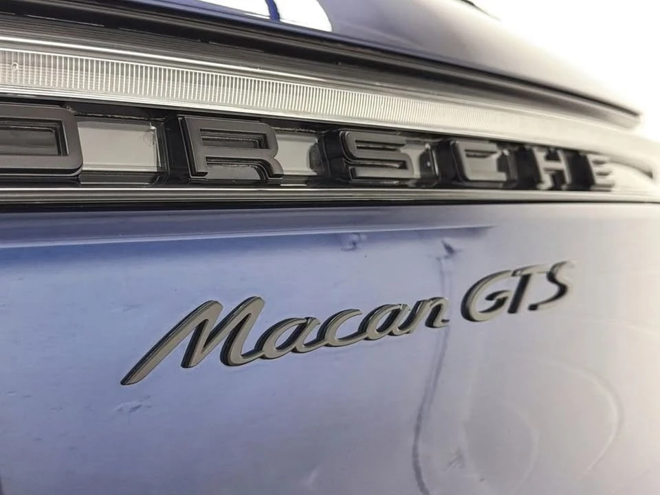 2024 Porsche Macan - Image 7 of 10