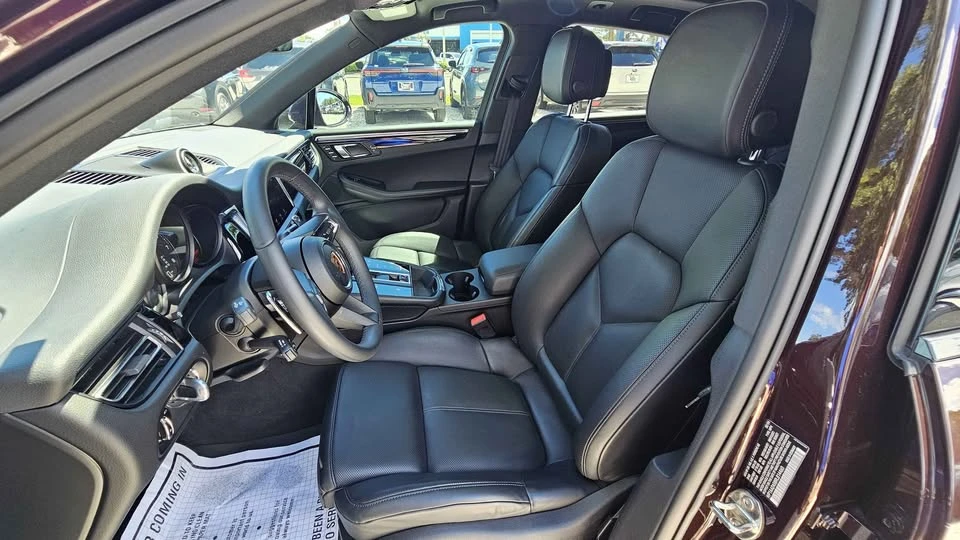 2024 Porsche Macan - Image 9 of 13