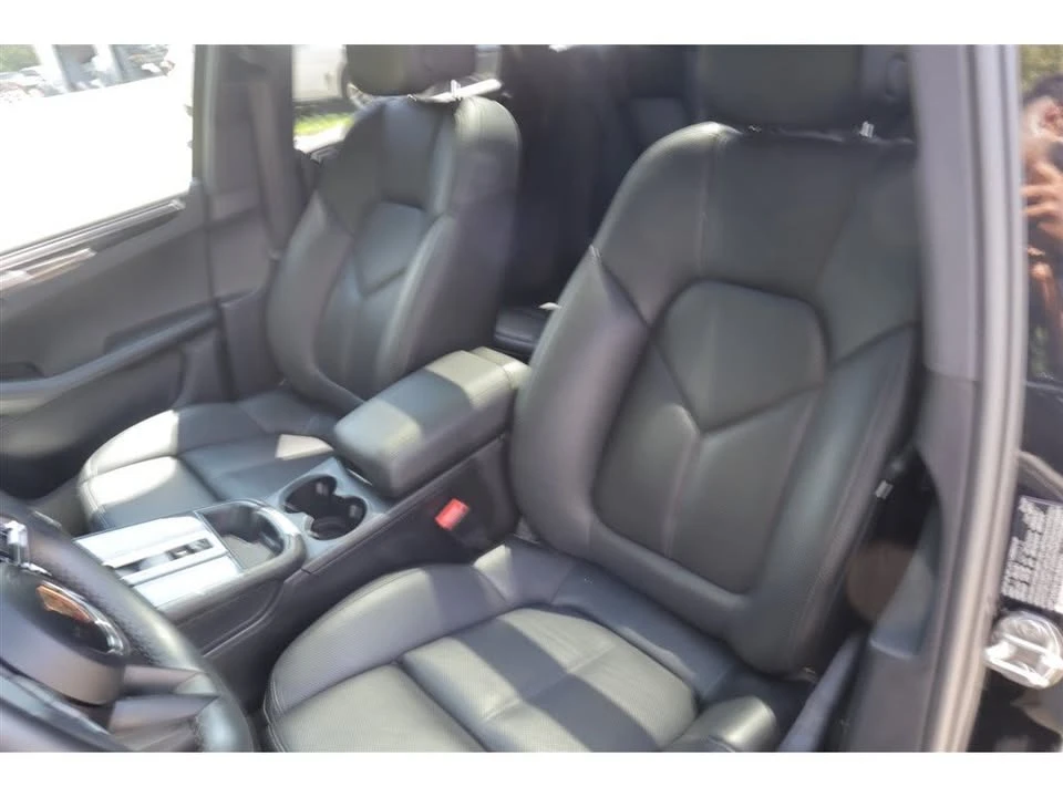 2024 Porsche Macan - Image 15 of 19