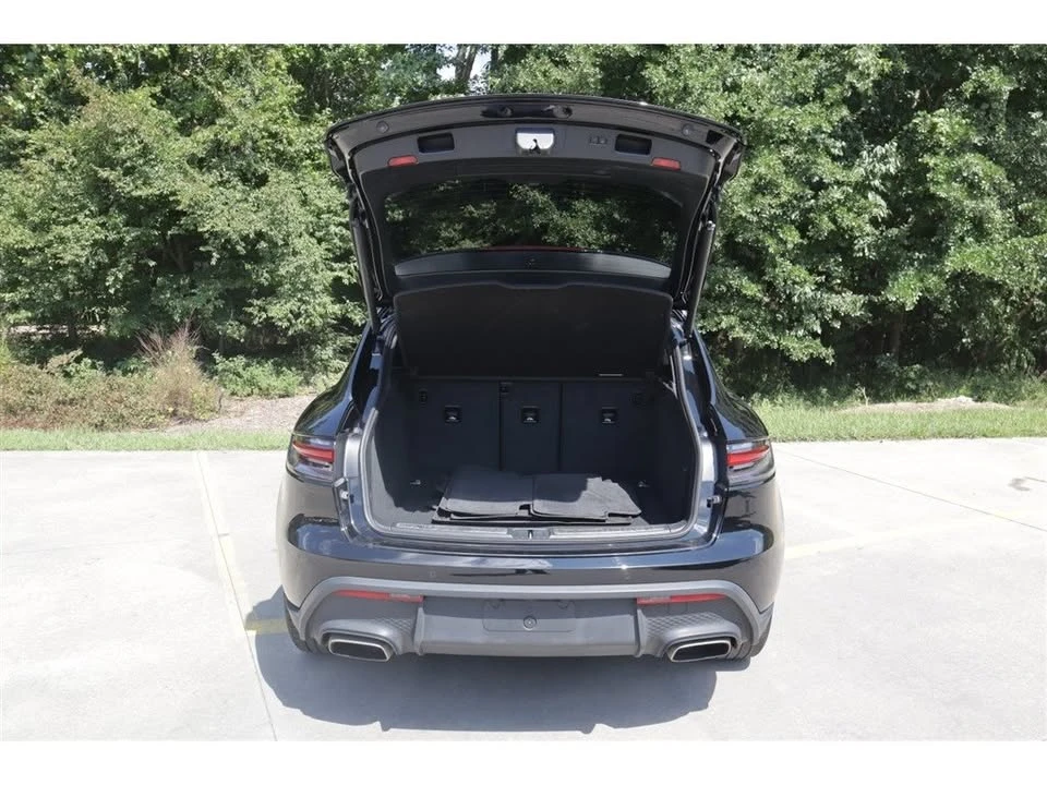 2024 Porsche Macan - Image 9 of 19