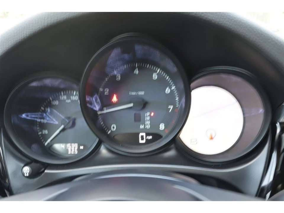 2024 Porsche Macan - Image 13 of 19