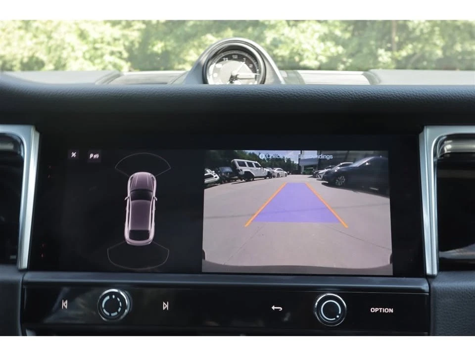 2024 Porsche Macan - Image 19 of 19