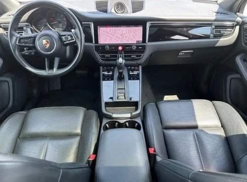 2024 Porsche Macan - Image 10 of 11