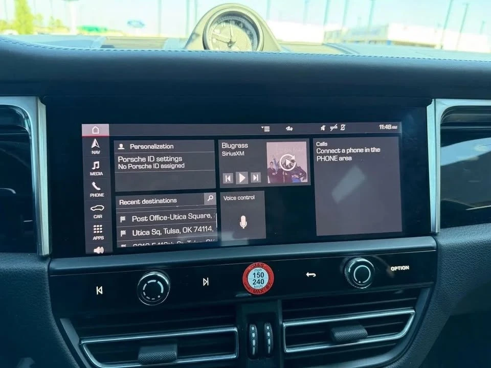 2024 Porsche Macan - Image 15 of 18
