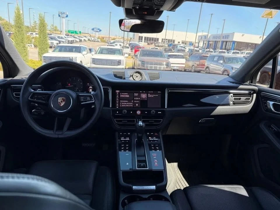 2024 Porsche Macan - Image 12 of 18