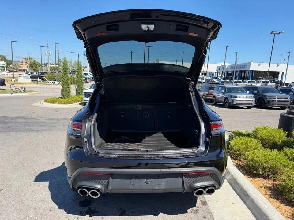 2024 Porsche Macan - Image 8 of 18