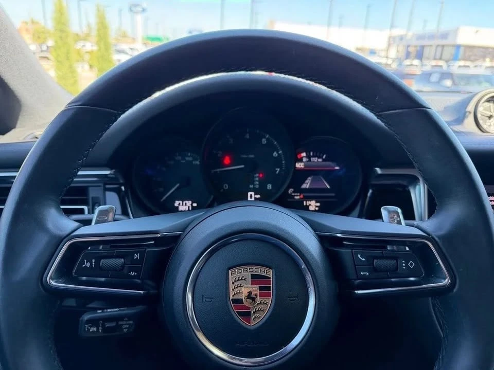 2024 Porsche Macan - Image 13 of 18
