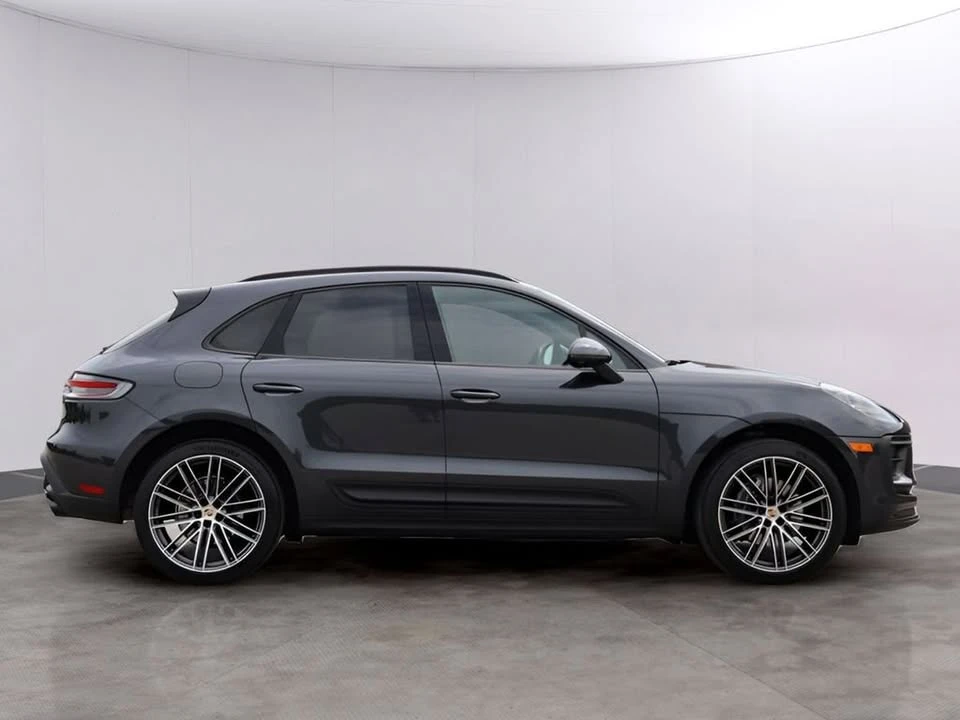 2024 Porsche Macan - Image 9 of 20