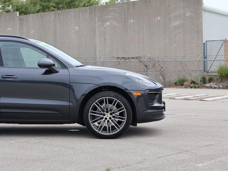 2024 Porsche Macan - Image 10 of 20