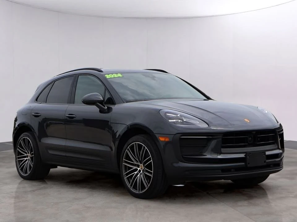 2024 Porsche Macan - Image 11 of 20