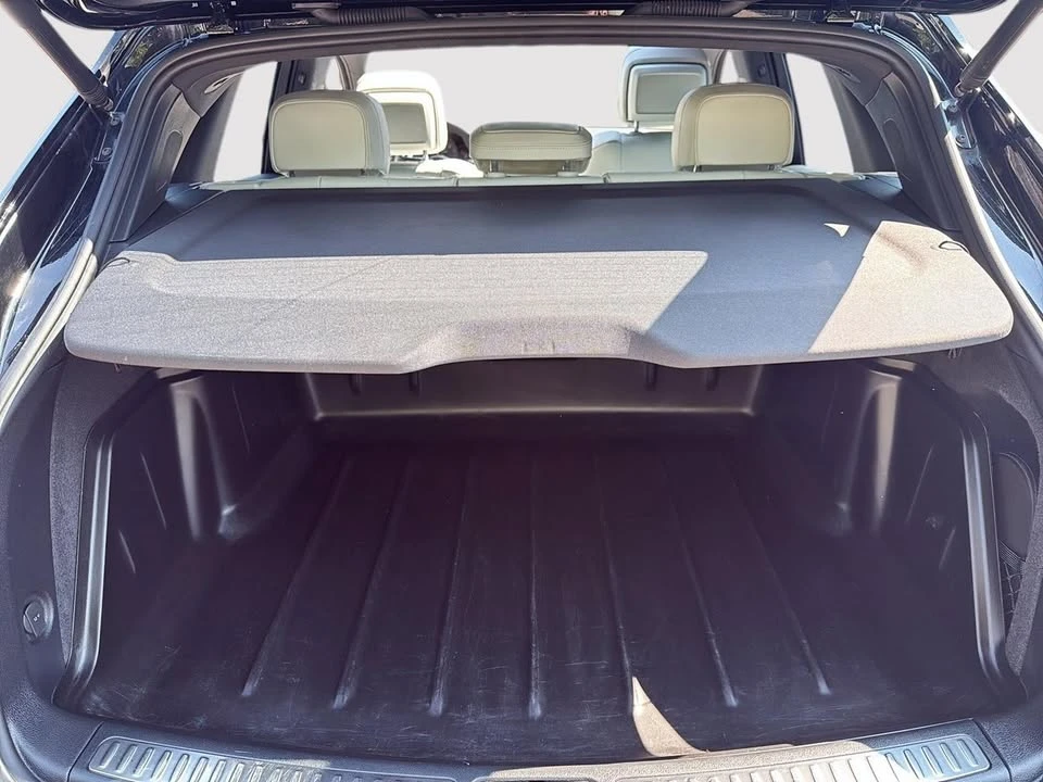 2024 Porsche Macan - Image 6 of 10