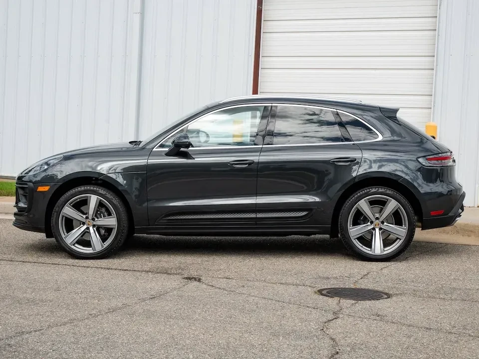 2024 Porsche Macan - Image 2 of 5